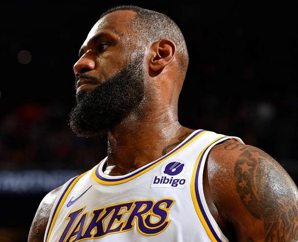 中超赛程更新：关注榜首之争,（中超最新赛程发布：榜首之争成焦点）