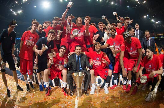 卡雷拉斯：我的位置是左边卫，但能适应教练在任何时候的要求（卡雷拉斯：主打左边卫，随时适应教练安排）