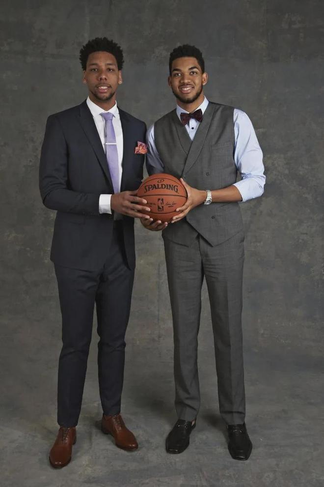 梅西神了！总决赛直塞+挑传助攻，一夜造2球，率队首次夺冠创纪录（梅西爆发：决赛直塞+挑传双助攻，一夜造2球，带队首冠创纪录）