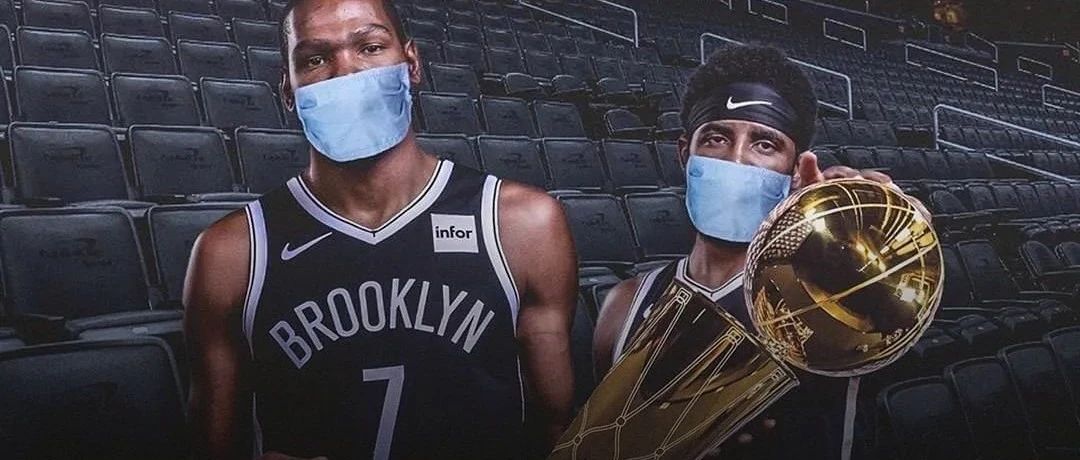 暖心，赫伊森和居莱尔赛前列队时把外套脱给球童以抵御寒冷（暖心一幕：赫伊森与居莱尔赛前将外套递给球童御寒）