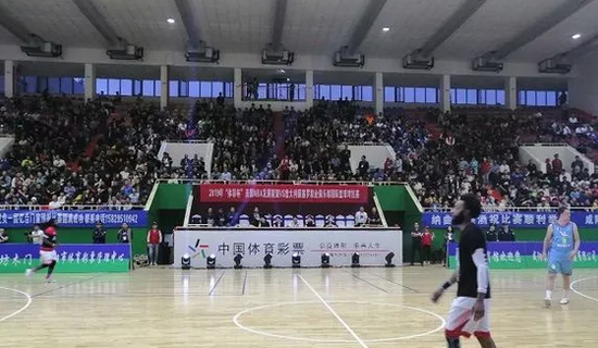 丁宁的“新发球局”（丁宁的发球新篇章）